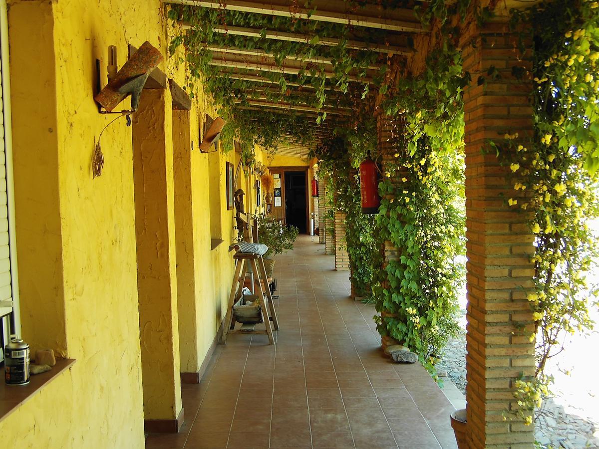 Hotel Rural La Cimbarra Aldeaquemada Exterior foto